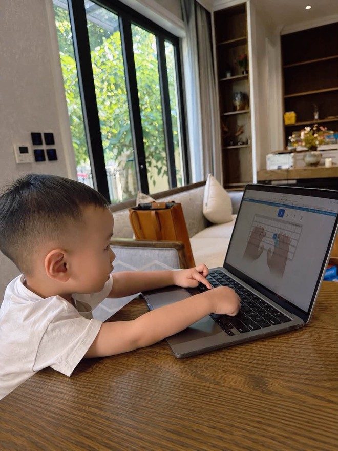 2 con của Phương Oanh th&agrave;nh 2 &ldquo;chef nh&iacute;&rdquo;, c&ugrave;ng mẹ nấu ăn nhận nhiều lời khen ngợi- Ảnh 6.