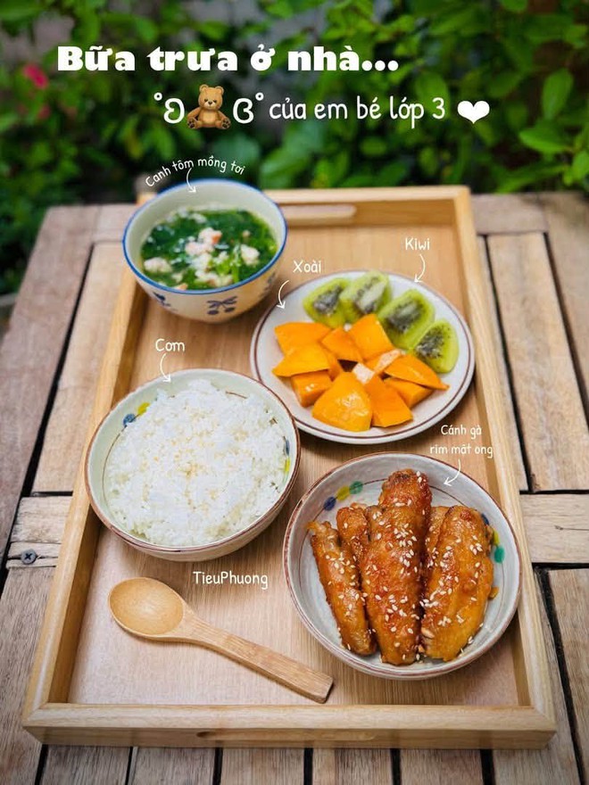 Mẹ Đ&agrave; Nẵng khoe loạt khay cơm cho con tiểu học, em b&eacute; n&oacute;i một c&acirc;u ai cũng thấy ấm l&ograve;ng  - Ảnh 4.