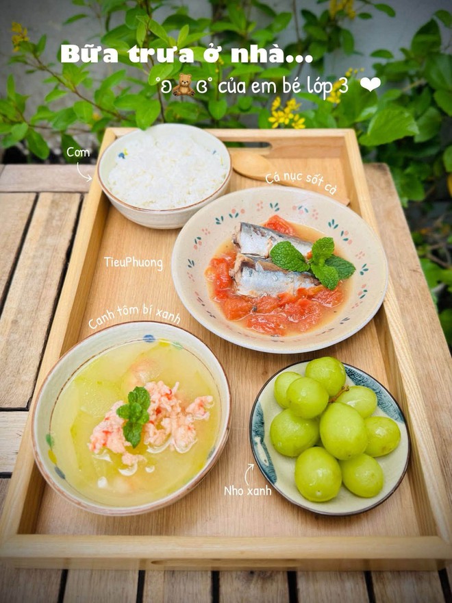 Mẹ Đ&agrave; Nẵng khoe loạt khay cơm cho con tiểu học, em b&eacute; n&oacute;i một c&acirc;u ai cũng thấy ấm l&ograve;ng  - Ảnh 2.