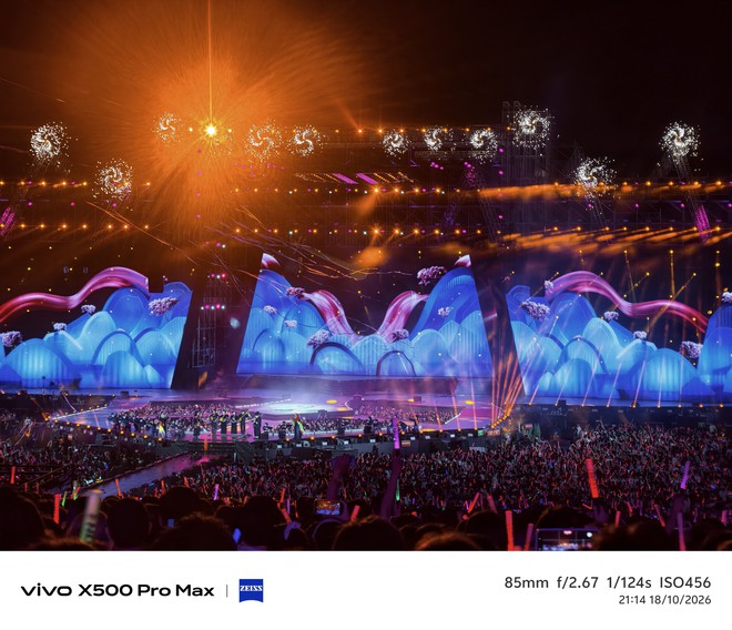 Ho&aacute; th&acirc;n Gai con trải nghiệm sớm vivo X500 Series tại concert ATVNCG 2026: Qu&aacute; m&atilde;n nh&atilde;n- Ảnh 5.