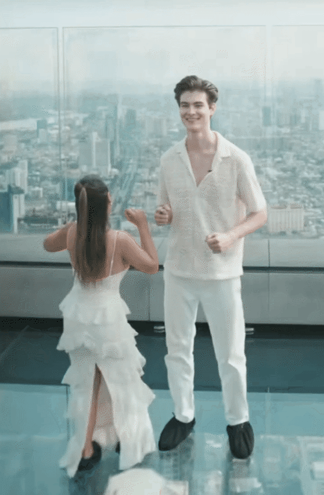 Cặp đ&ocirc;i &ldquo;đũa lệch&rdquo; g&acirc;y sốt MXH: Chồng cao gần 2m đẹp như t&agrave;i tử Hollywood, vợ được y&ecirc;u chiều như c&ocirc;ng ch&uacute;a- Ảnh 5.