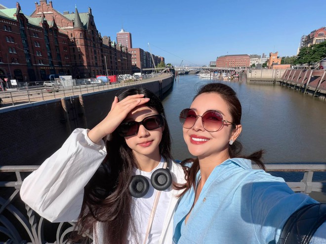 2 con gái Hoa hậu Jennifer Phạm xinh xắn chuẩn mỹ nhân, dự báo nhan sắc lấn lướt mẹ khi trưởng thành - Ảnh 3.