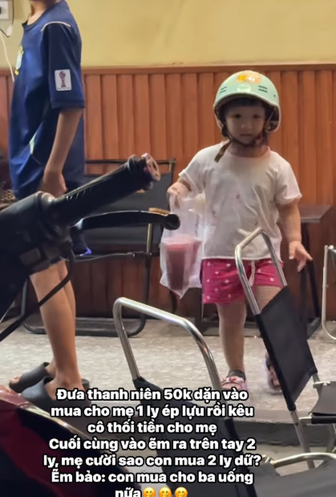 Clip siêu chữa lành: Thấy con gái lon ton xách về 2 cốc nước ép, biết lý do mà bố mẹ đều thấy mát lòng mát dạ- Ảnh 1.