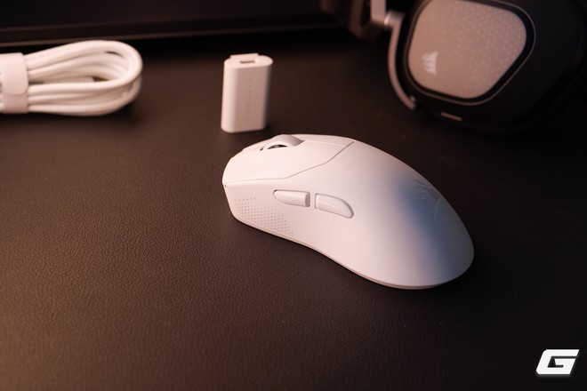Trên tay bộ đôi Corsair SABRE v3 PRO và HS80 v2 MAX: Chuột siêu nhẹ 41g, tai nghe pin 130 giờ - Ảnh 6.