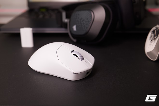Trên tay bộ đôi Corsair SABRE v3 PRO và HS80 v2 MAX: Chuột siêu nhẹ 41g, tai nghe pin 130 giờ - Ảnh 12.