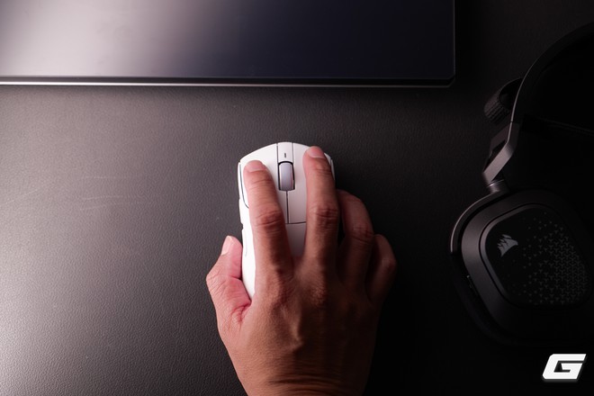 Trên tay bộ đôi Corsair SABRE v3 PRO và HS80 v2 MAX: Chuột siêu nhẹ 41g, tai nghe pin 130 giờ - Ảnh 8.