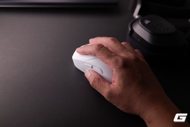 Trên tay bộ đôi Corsair SABRE v3 PRO và HS80 v2 MAX: Chuột siêu nhẹ 41g, tai nghe pin 130 giờ - Ảnh 7.