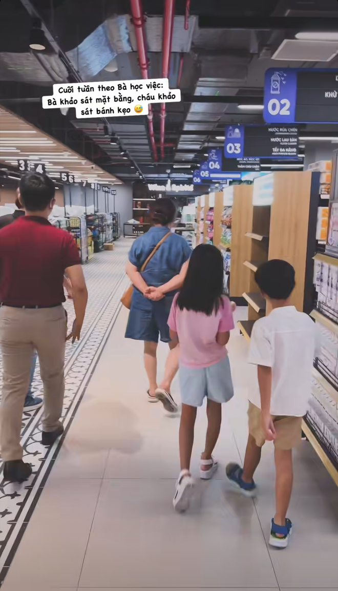 Cảnh đời thường hiếm thấy của mẹ chồng Hoa hậu Đặng Thu Thảo b&ecirc;n c&aacute;c ch&aacute;u: B&agrave; khảo s&aacute;t mặt bằng, ch&aacute;u khảo s&aacute;t b&aacute;nh kẹo - Ảnh 3.