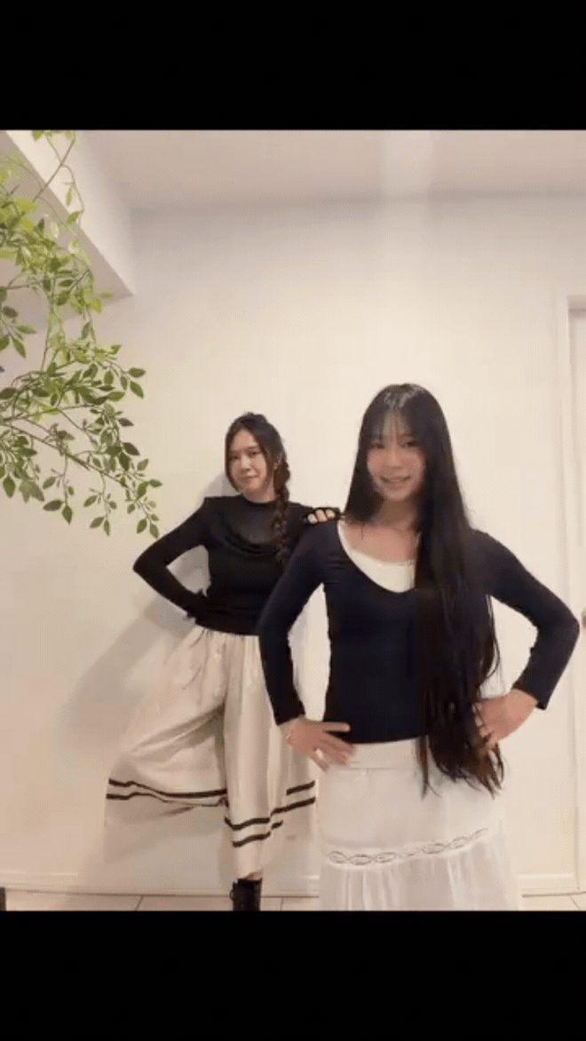 Con g&aacute;i L&yacute; Hải như em g&aacute;i đứng cạnh mẹ, ngoại h&igrave;nh từng được v&iacute; như Nam Phương Ho&agrave;ng hậu thời trẻ - Ảnh 2.