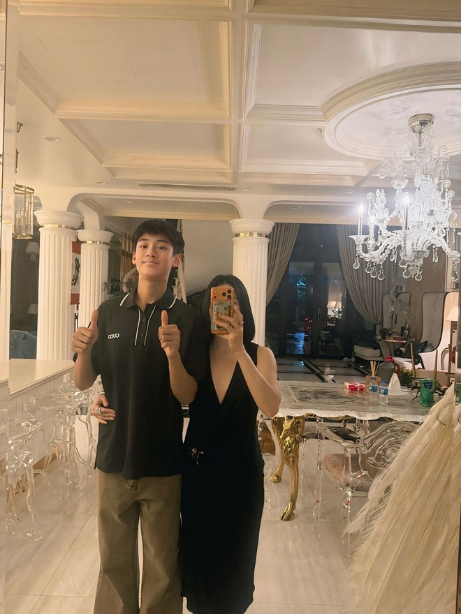 Con trai 15 tuổi điển trai như t&agrave;i tử, cao hơn mẹ 1 c&aacute;i đầu, Lệ Quy&ecirc;n chỉ mong &ldquo;mẹ được l&agrave; người bạn th&acirc;n nhất của con&rdquo; - Ảnh 5.