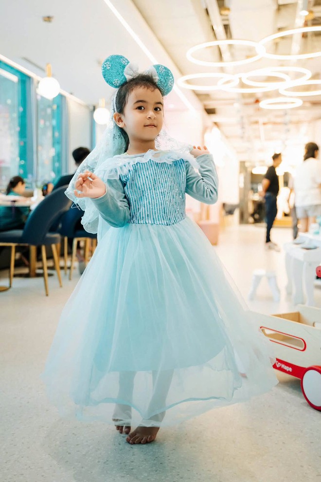 Con gái Võ Hạ Trâm "giao diện Ấn Độ nhưng hệ điều hành miền Tây", thừa hưởng giọng hát cao vút của mẹ - Ảnh 6.