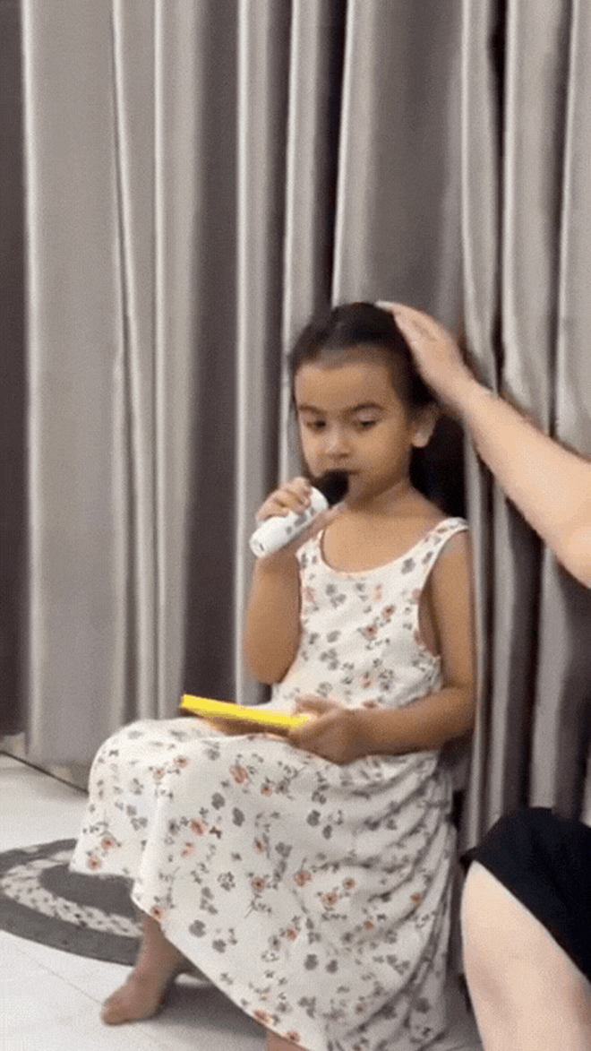 Con gái Võ Hạ Trâm "giao diện Ấn Độ nhưng hệ điều hành miền Tây", thừa hưởng giọng hát cao vút của mẹ - Ảnh 2.