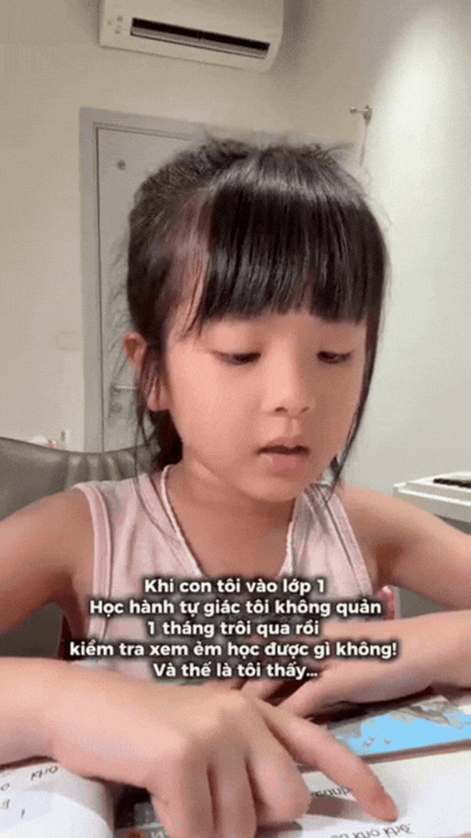 Con gái chăm ngoan, đọc chữ vanh vách, Trương Mỹ Nhân ngỡ ngàng “Con học lớp 1 nhàn vậy sao?” - Ảnh 1.