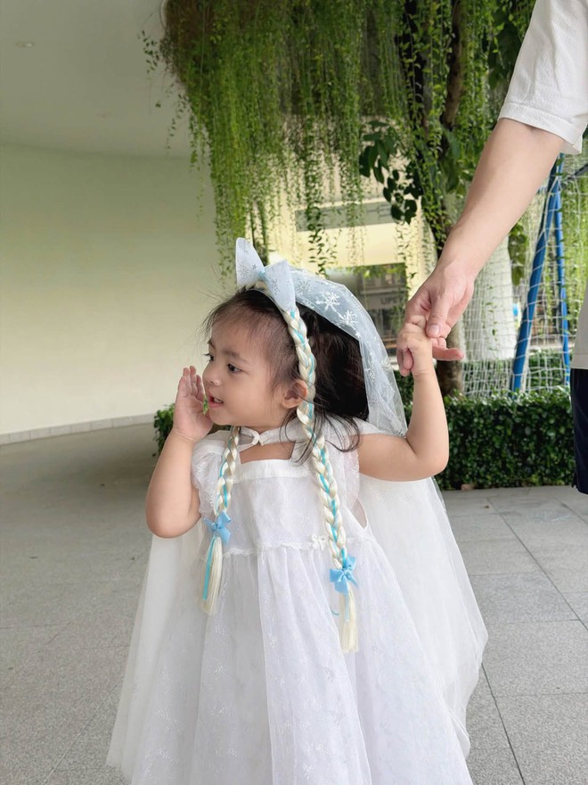 C&aacute;c nh&oacute;c tỳ nh&agrave; Cường Đ&ocirc; La, Đ&ocirc;ng Nhi, V&acirc;n Trang l&ecirc;n đồ mừng lễ Halloween- Ảnh 5.
