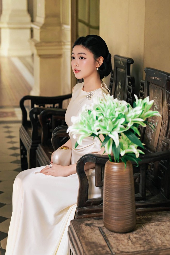 Con g&aacute;i Ph&oacute; chủ tịch Hội điện ảnh đi xe 9 tỷ, x&aacute;ch t&uacute;i trăm triệu đi du lịch H&agrave;n Quốc- Ảnh 8.