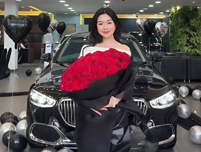 Con g&aacute;i Ph&oacute; chủ tịch Hội điện ảnh đi xe 9 tỷ, x&aacute;ch t&uacute;i trăm triệu đi du lịch H&agrave;n Quốc- Ảnh 6.