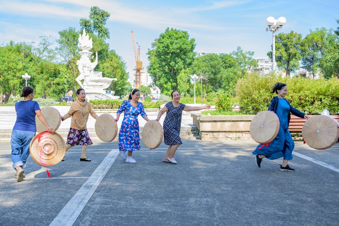 Cận cảnh Nikon Z5IIC: Khi chữ C bị gọi vui l&agrave; &ldquo;Cắt&rdquo;, liệu đ&acirc;y c&oacute; phải một chiếc full-frame đ&aacute;ng mua? - Ảnh 33.