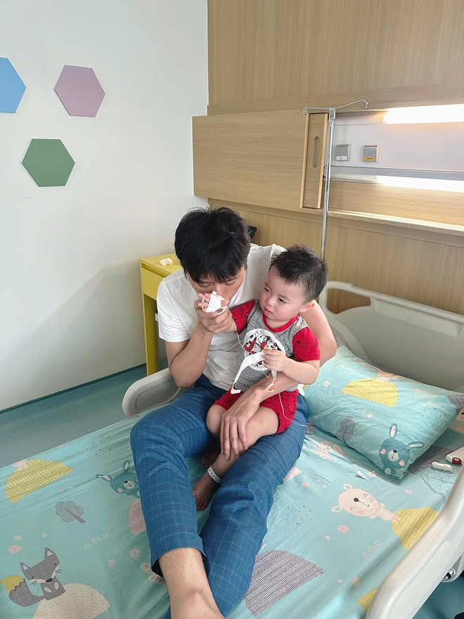 Quách Ngọc Tuyên cưới vợ kém 16 tuổi, con trai lên 3 tuổi điển trai, khôi ngô chuẩn điện ảnh - Ảnh 7.