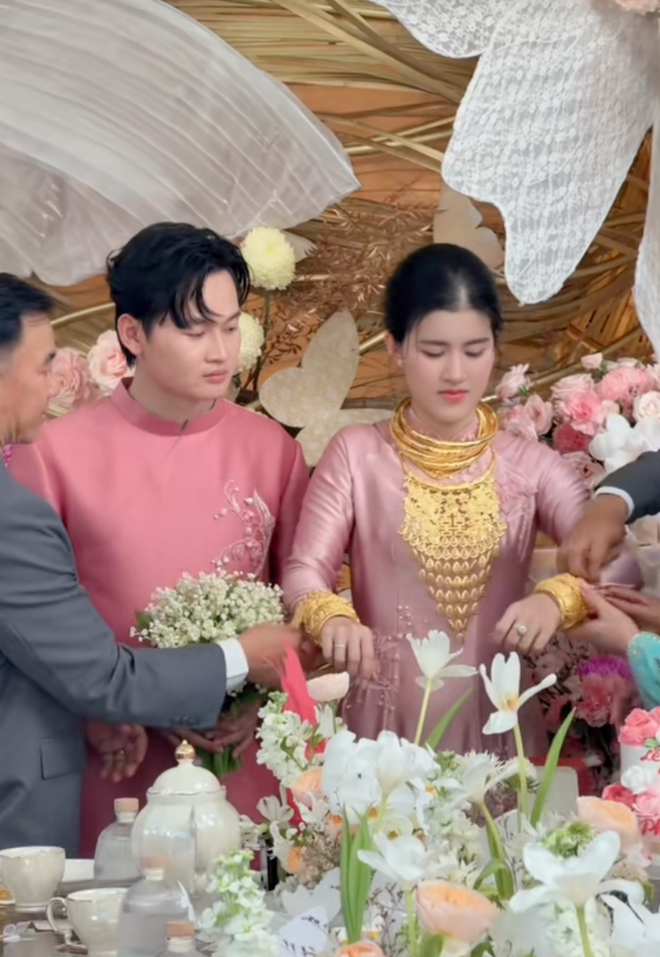 Đám cưới hào môn hot dần dần MXH: Thiếu gia ngành xăng dầu cưới ái nữ tiệm vàng- Ảnh 14.