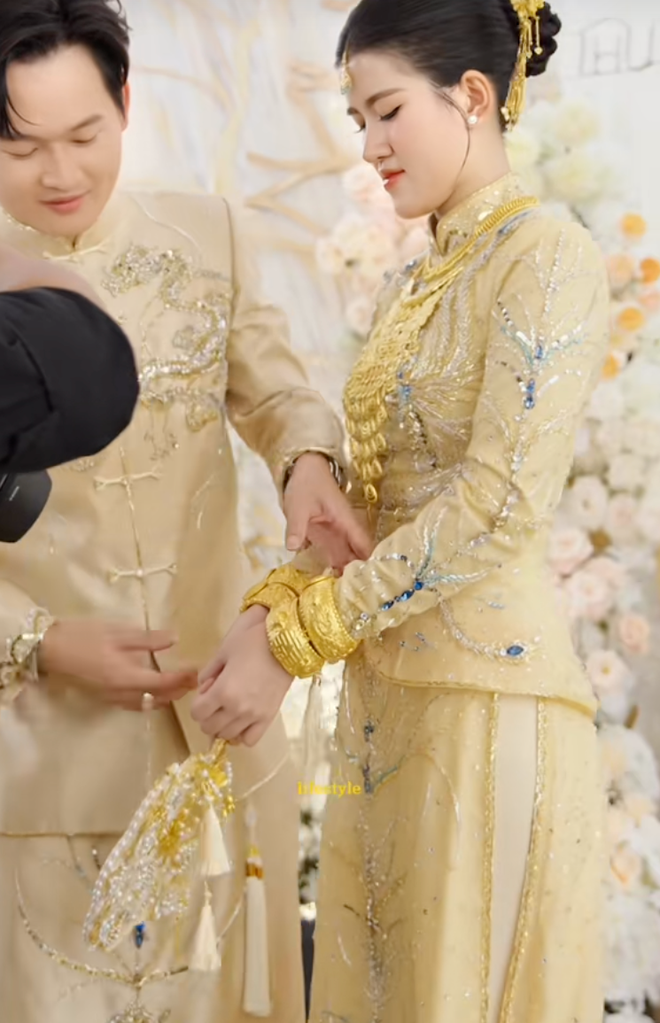 Đám cưới hào môn hot dần dần MXH: Thiếu gia ngành xăng dầu cưới ái nữ tiệm vàng- Ảnh 15.
