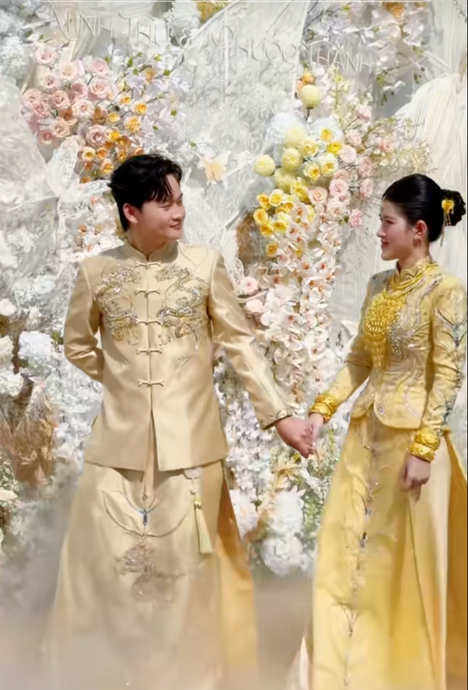 Đám cưới hào môn hot dần dần MXH: Thiếu gia ngành xăng dầu cưới ái nữ tiệm vàng- Ảnh 2.