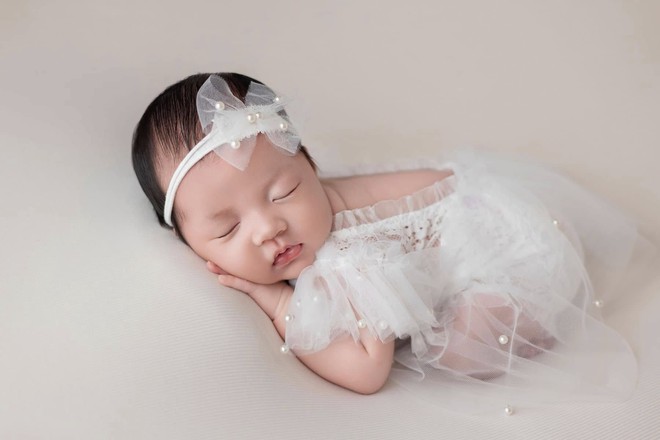3 nh&oacute;c tỳ nh&agrave; Hoa hậu Đặng Thu Thảo sinh ra đ&atilde; ngậm th&igrave;a v&agrave;ng, visual đẹp như thi&ecirc;n thần - Ảnh 8.