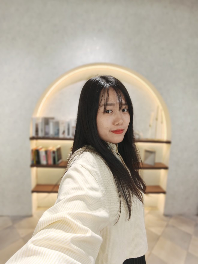 Đ&acirc;y l&agrave; OPPO A7 Pro 5G: Smartphone d&ograve;ng A đầu ti&ecirc;n khiến m&igrave;nh chủ động lật camera selfie khi đi chơi - Ảnh 6.