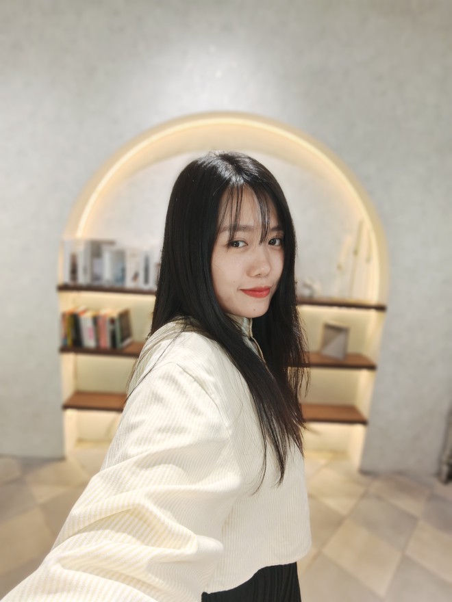Đ&acirc;y l&agrave; OPPO A7 Pro 5G: Smartphone d&ograve;ng A đầu ti&ecirc;n khiến m&igrave;nh chủ động lật camera selfie khi đi chơi - Ảnh 5.