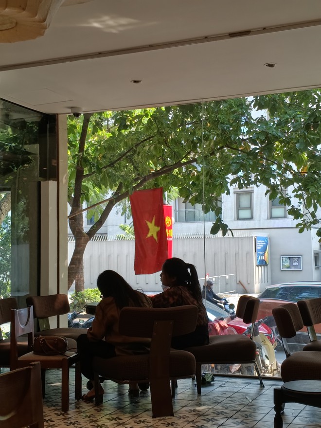 Đ&acirc;y l&agrave; OPPO A7 Pro 5G: Smartphone d&ograve;ng A đầu ti&ecirc;n khiến m&igrave;nh chủ động lật camera selfie khi đi chơi - Ảnh 16.