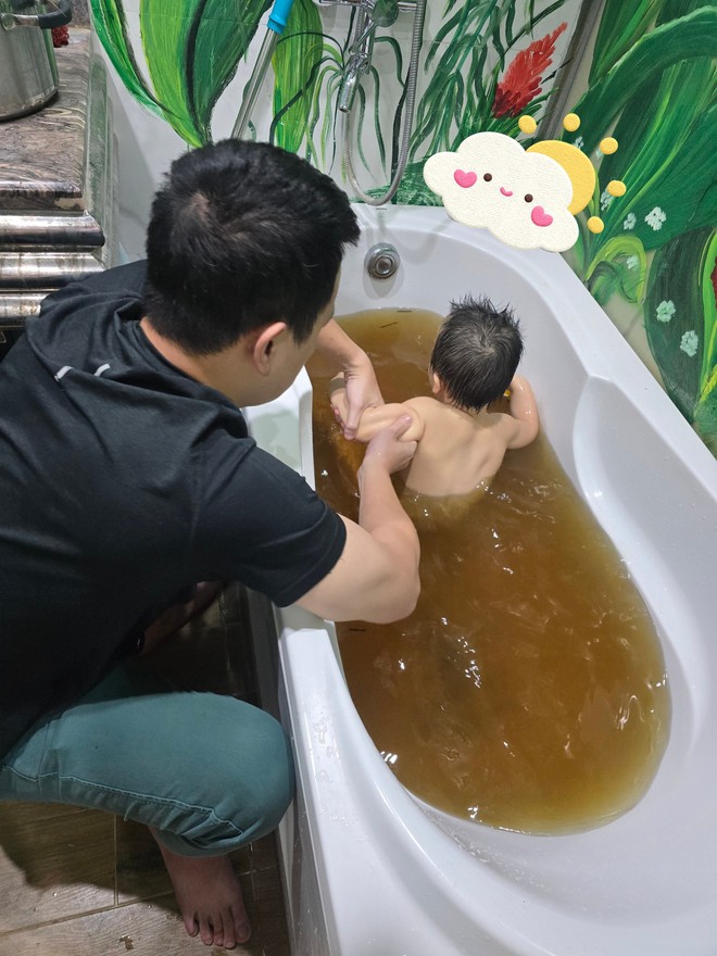 Review sau khi d&ugrave;ng hết 4 hộp bọt tắm gội Bobbychan nh&agrave; Unicharm cho b&eacute; 3 tuổi: Tiện khi chăm b&eacute; 1 m&igrave;nh, kh&aacute; hao nhưng gi&aacute; th&agrave;nh hợp l&yacute; - Ảnh 5.