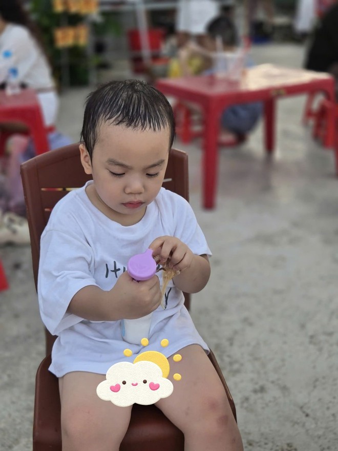 Review sau khi d&ugrave;ng hết 4 hộp bọt tắm gội Bobbychan nh&agrave; Unicharm cho b&eacute; 3 tuổi: Tiện khi chăm b&eacute; 1 m&igrave;nh, kh&aacute; hao nhưng gi&aacute; th&agrave;nh hợp l&yacute; - Ảnh 7.