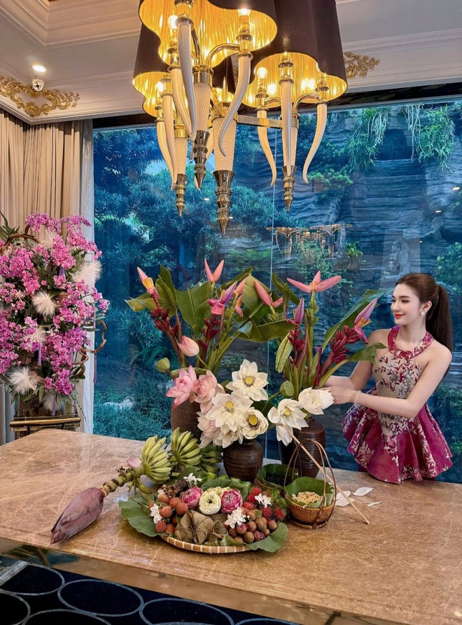 Ph&uacute; b&agrave; Vbiz mở b&aacute;n b&aacute;nh canh trong biệt thự đối diện Landmark 81- Ảnh 5.