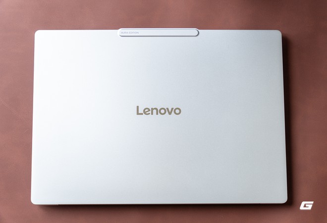Trên tay Lenovo Yoga Slim 7 Gen 11 Aura Edition: Nhẹ tênh trên một tay, Core Ultra 7 355 dư sức đáp ứng công việc hằng ngày, Aura Edition nhiều tính năng thông minh- Ảnh 3.