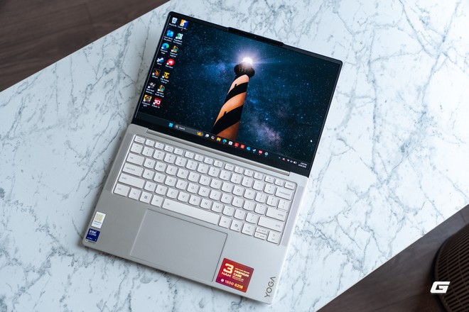Trên tay Lenovo Yoga Slim 7 Gen 11 Aura Edition: Nhẹ tênh trên một tay, Core Ultra 7 355 dư sức đáp ứng công việc hằng ngày, Aura Edition nhiều tính năng thông minh- Ảnh 5.