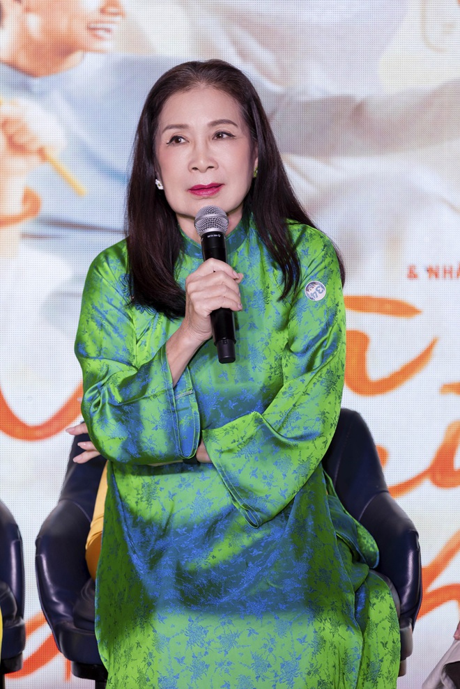 NSND Kim Xu&acirc;n kể chuyện đ&oacute;ng phim Nh&agrave; m&igrave;nh đi th&ocirc;i: "L&uacute;c đ&oacute; ch&uacute;ng t&ocirc;i run lắm"- Ảnh 3.