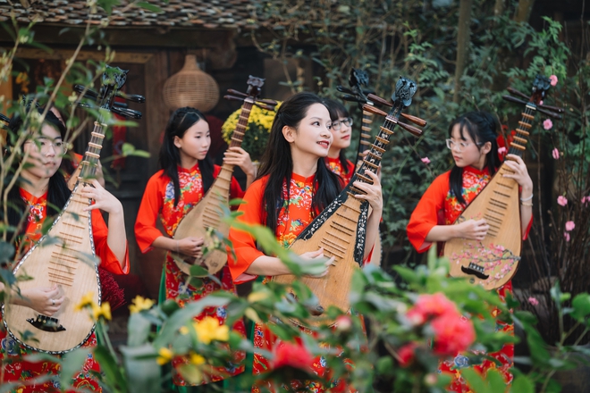 Vũ Diệu Thảo c&ugrave;ng nam ca sĩ Gen Z kể chuyện Tết b&igrave;nh an- Ảnh 4.