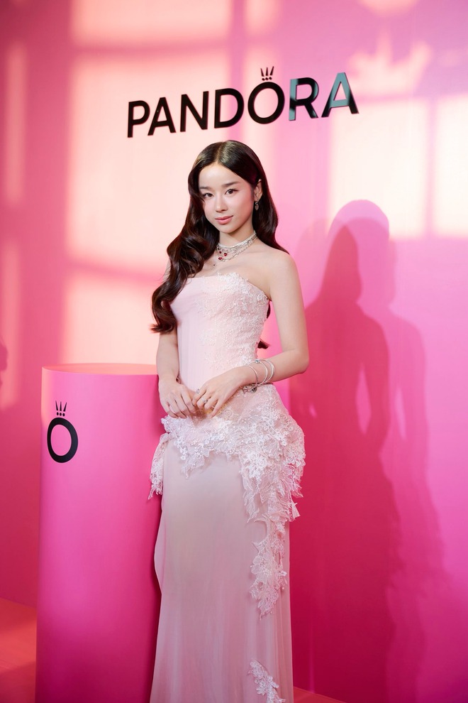 Mỹ nh&acirc;n Việt mang vibe diễn vi&ecirc;n H&agrave;n, mặc đơn giản m&agrave; cả c&otilde;i mạng m&ecirc; mẩn- Ảnh 8.