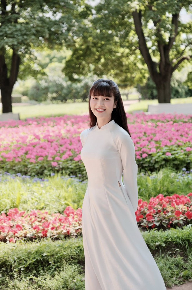 Huyền Lizzie đọ sắc với 2 đàn em, netizen chắc nịch “bộ 3 đẹp nhất VTV” đây chứ đâu- Ảnh 15.