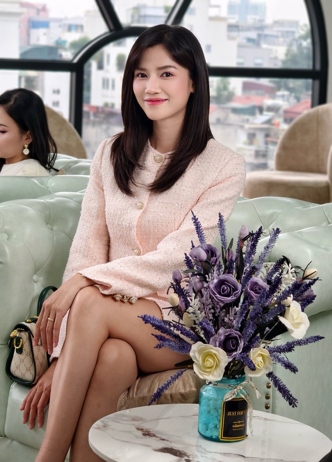 Huyền Lizzie đọ sắc với 2 đàn em, netizen chắc nịch “bộ 3 đẹp nhất VTV” đây chứ đâu- Ảnh 16.