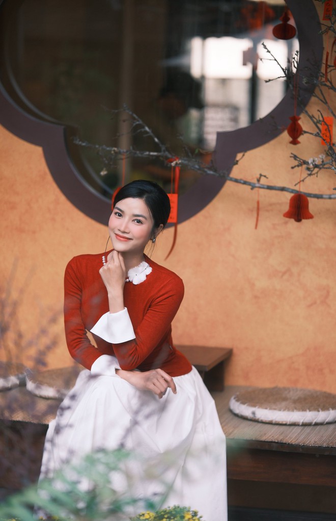 Huyền Lizzie đọ sắc với 2 đàn em, netizen chắc nịch “bộ 3 đẹp nhất VTV” đây chứ đâu- Ảnh 17.
