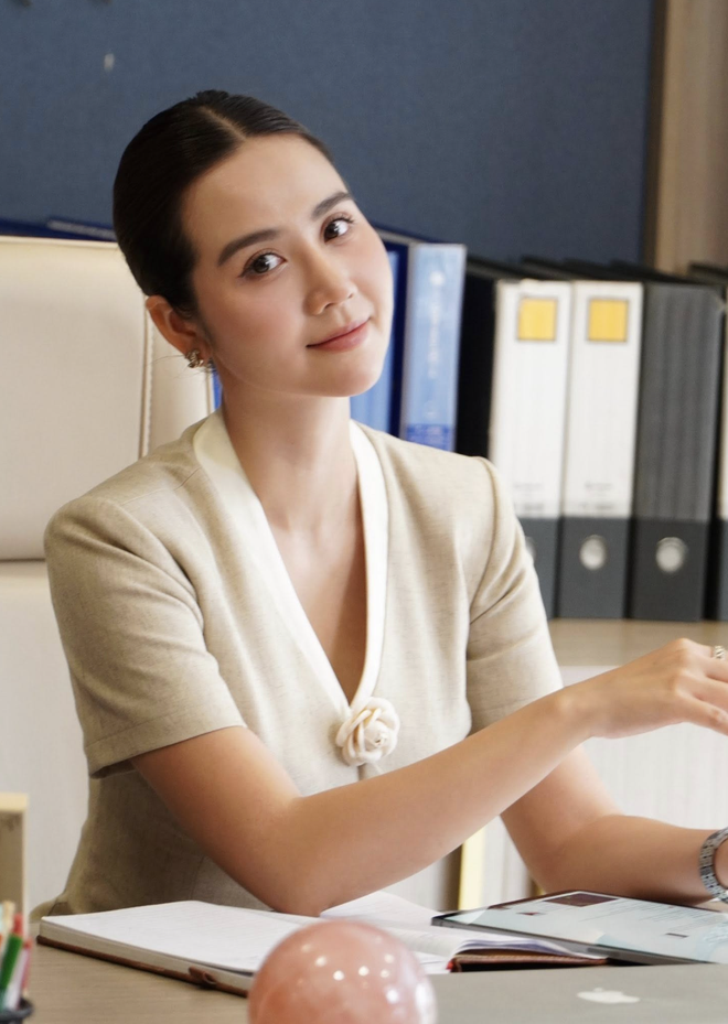 Huyền Lizzie đọ sắc với 2 đàn em, netizen chắc nịch “bộ 3 đẹp nhất VTV” đây chứ đâu- Ảnh 7.