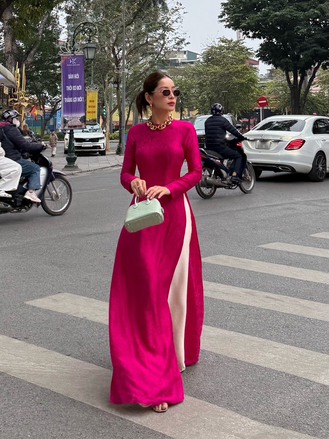 Tết nhất Chi Pu đeo v&agrave;ng nặng người, fan vội hỏi tr&ecirc;n cổ đang l&agrave; mấy chục c&acirc;y?- Ảnh 1.