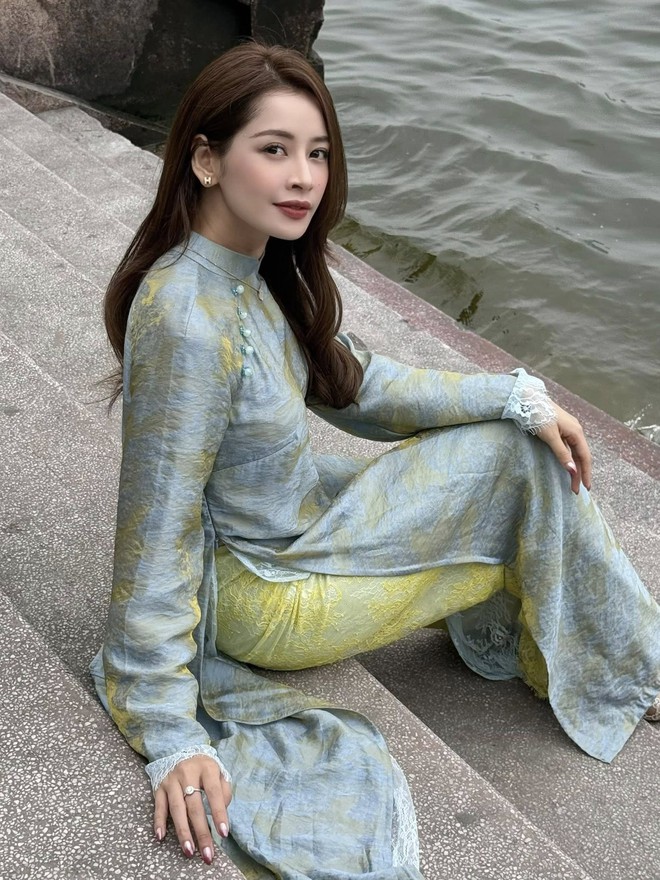 Tết nhất Chi Pu đeo v&agrave;ng nặng người, fan vội hỏi tr&ecirc;n cổ đang l&agrave; mấy chục c&acirc;y?- Ảnh 9.