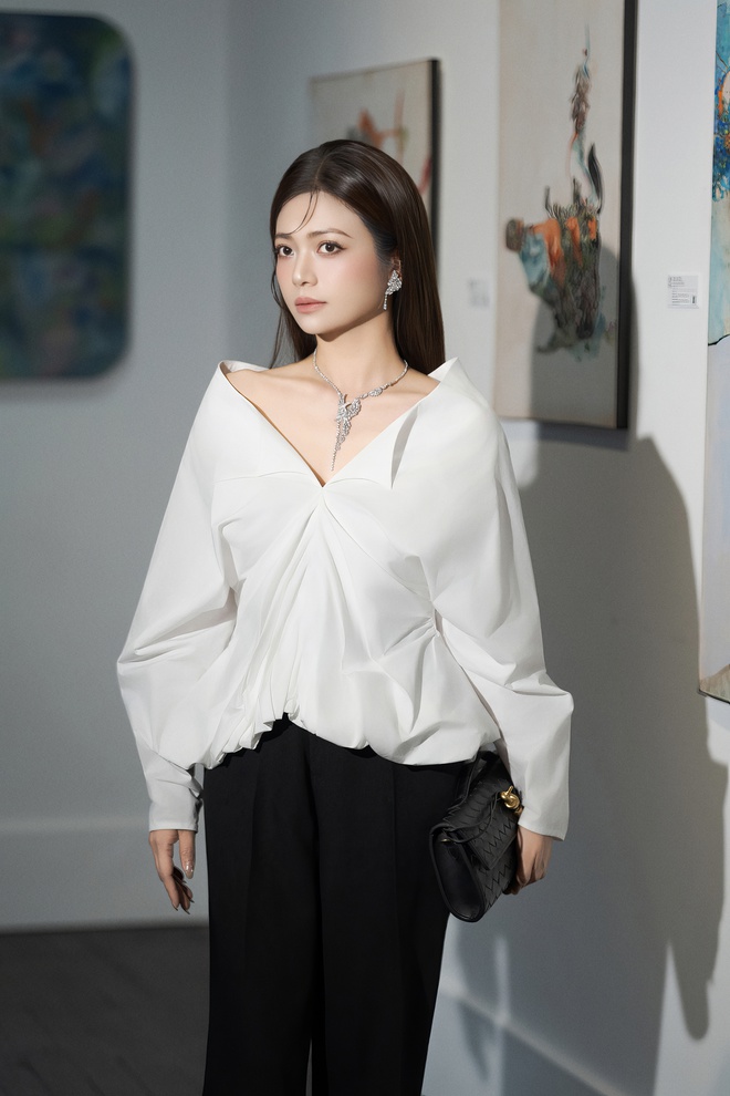 Kiều Anh và những thước lụa kể câu chuyện của một người phụ nữ đủ "chín" - Ảnh 7.