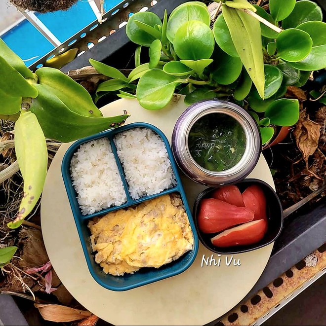 Mẹ TP HCM ph&aacute;t động &ldquo;chiến dịch nấu cơm 15 ph&uacute;t mỗi s&aacute;ng&rdquo; cho con mang đi học, phản ứng của b&eacute; g&aacute;i khiến mẹ ngỡ ng&agrave;ng- Ảnh 9.