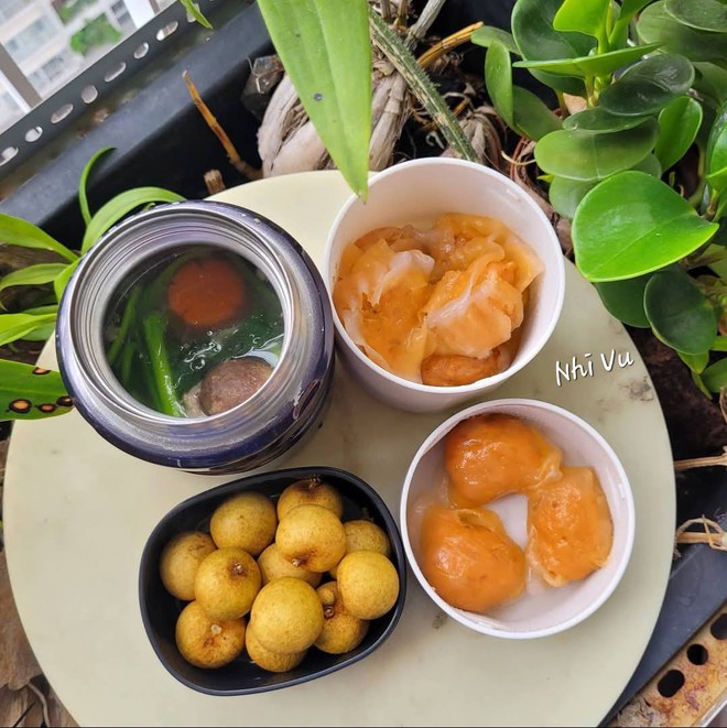 Mẹ TP HCM ph&aacute;t động &ldquo;chiến dịch nấu cơm 15 ph&uacute;t mỗi s&aacute;ng&rdquo; cho con mang đi học, phản ứng của b&eacute; g&aacute;i khiến mẹ ngỡ ng&agrave;ng- Ảnh 15.