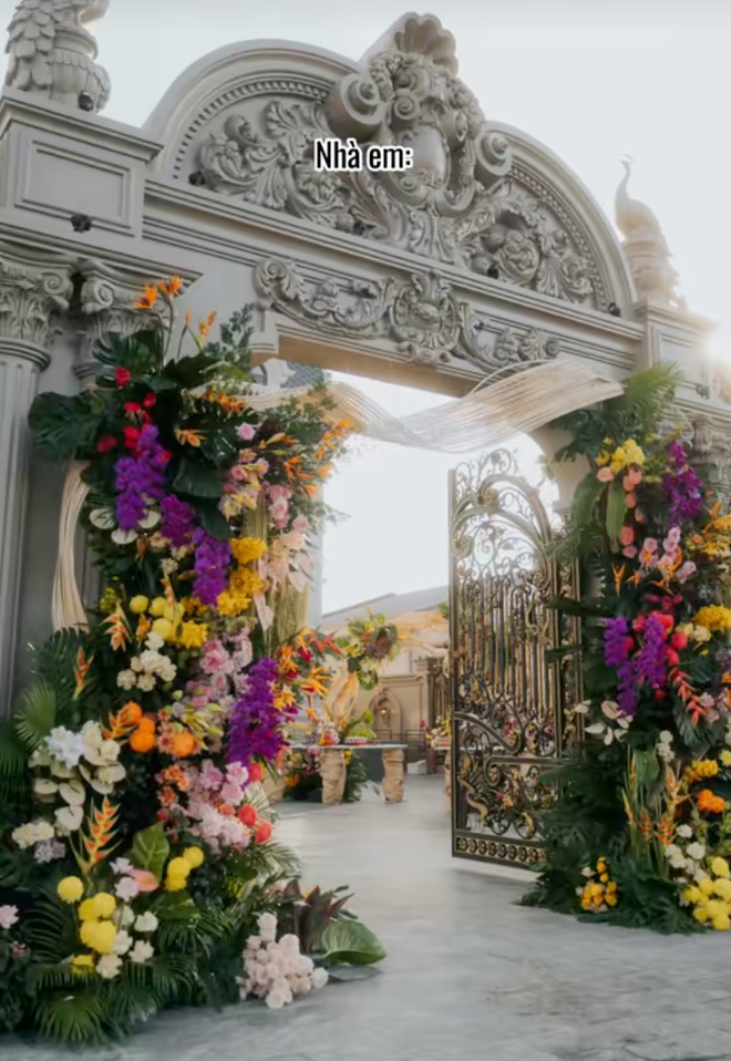 "Cậu cả" Bến Tre cưới vợ: Biệt phủ to nhất v&ugrave;ng được phủ k&iacute;n bằng 200 loại hoa, c&ocirc; d&acirc;u xinh như c&ocirc;ng ch&uacute;a- Ảnh 6.