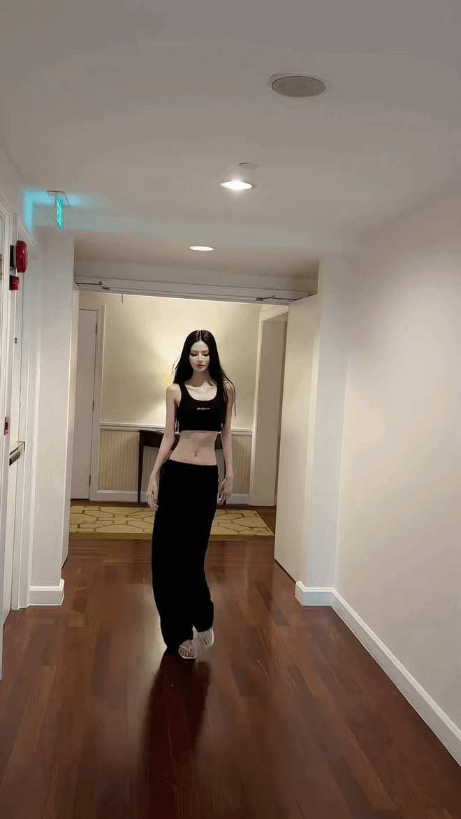 Mẫu Việt nặng 35kg tự tin khoe eo mỏng d&iacute;nh, thẳng thắn đ&aacute;p trả khi bị n&oacute;i &ldquo;tr&ocirc;ng sợ&rdquo;- Ảnh 1.