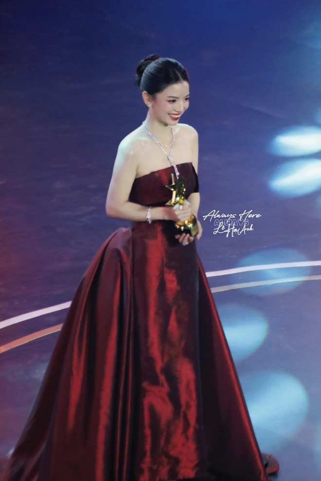 Ngọc nữ mới của Vbiz đổi style đẹp tuyệt đối, nhan sắc phải s&aacute;nh ngang với Thư Kỳ- Ảnh 11.