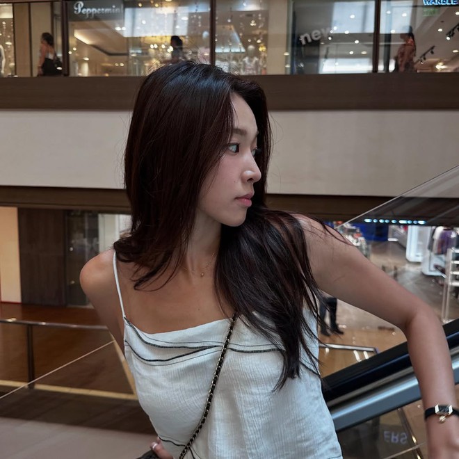 Drama queen hot nhất show hẹn h&ograve;: Sắc v&oacute;c đỉnh, khoảnh khắc mặc v&aacute;y b&igrave;nh d&acirc;n viral c&otilde;i mạng- Ảnh 18.